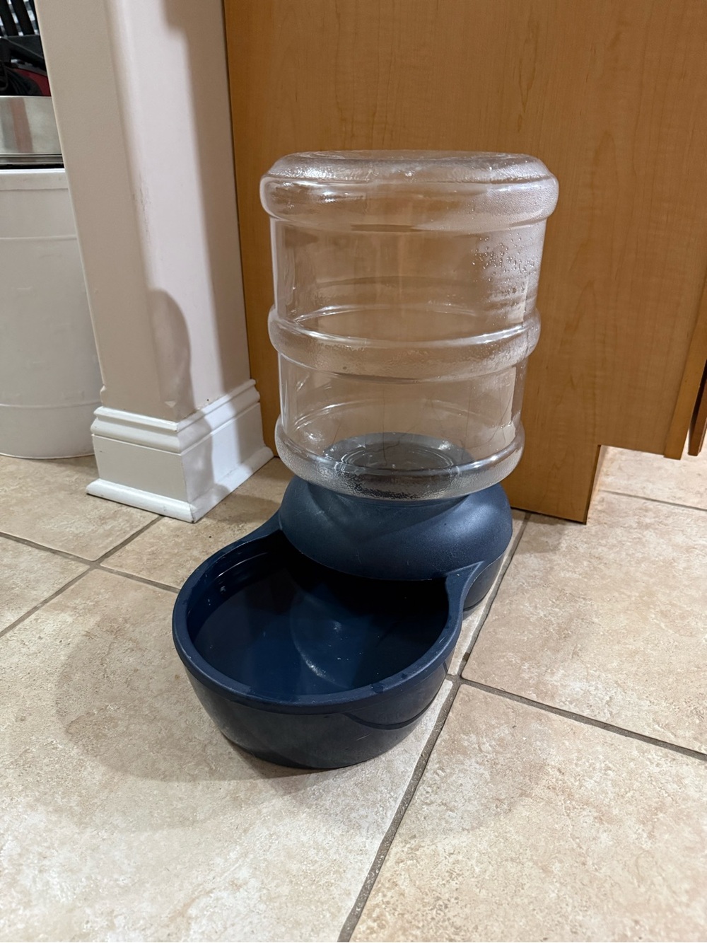 Gravity Water Bowl